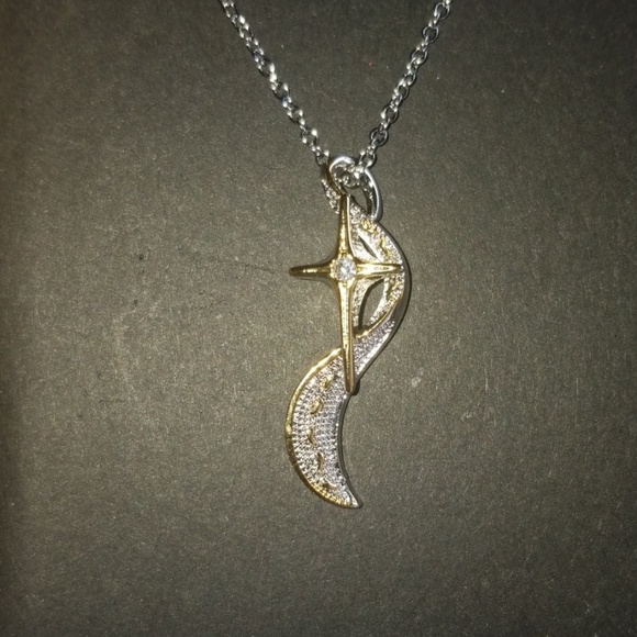 LAST ONE!!footprints cross pendant necklace - Picture 8 of 8